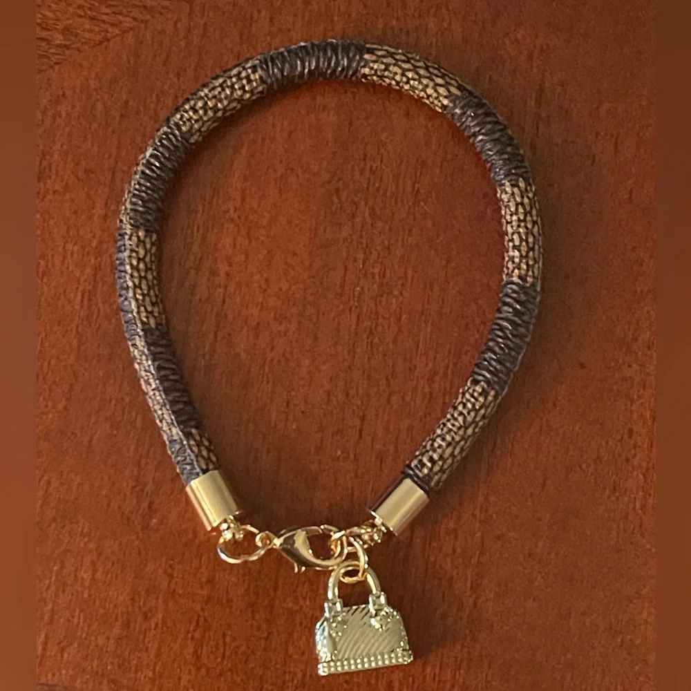 Designer Inspired Brown Checkered Gold Plated Bag Purse Charm Clasp Bracelet - Picture 9 of 10